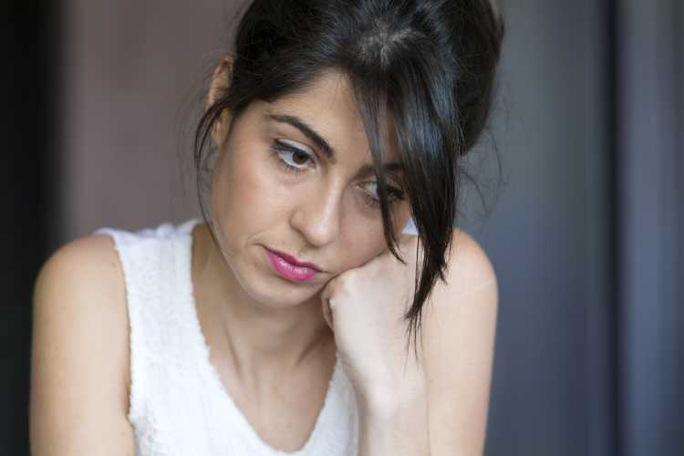 ssmn vrouw-met-zorgen 633914384